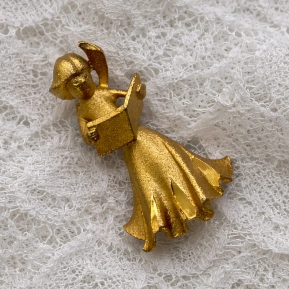 Estate Vintage Angel Choir Woman Reading Book Brushed Gold Tone Brooch Retro Pin